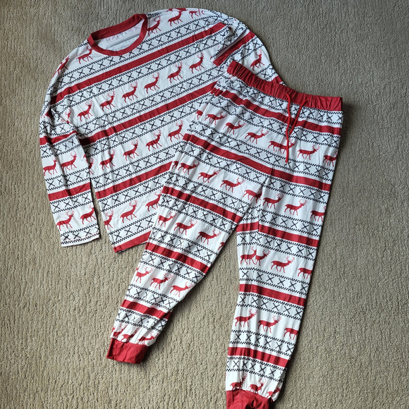 Women’s 2 Piece Christmas Lounge Suit – Reindeer Print – Size XL – NWOT - Picture 2 of 14